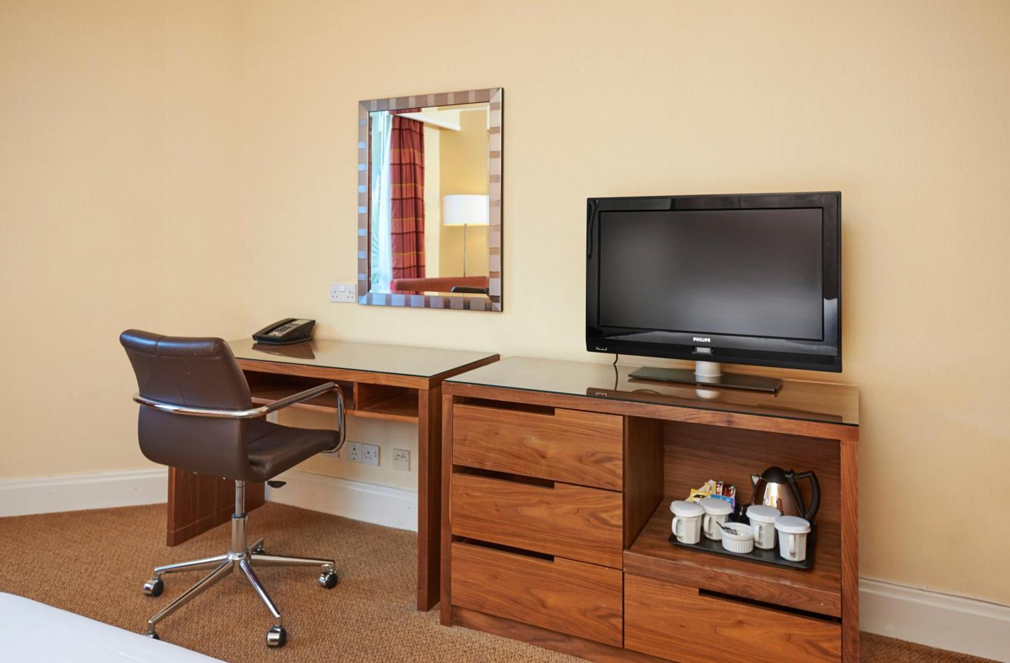 Junior Suite,1559616700:JPEG
